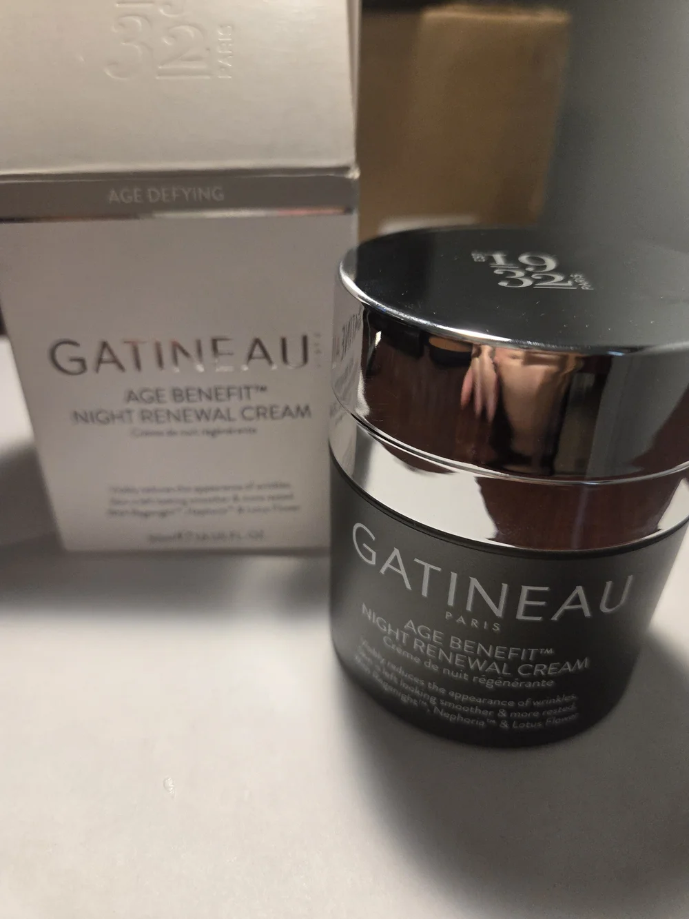 Age Benefit Night Renewal Cream — Charcoal Gray